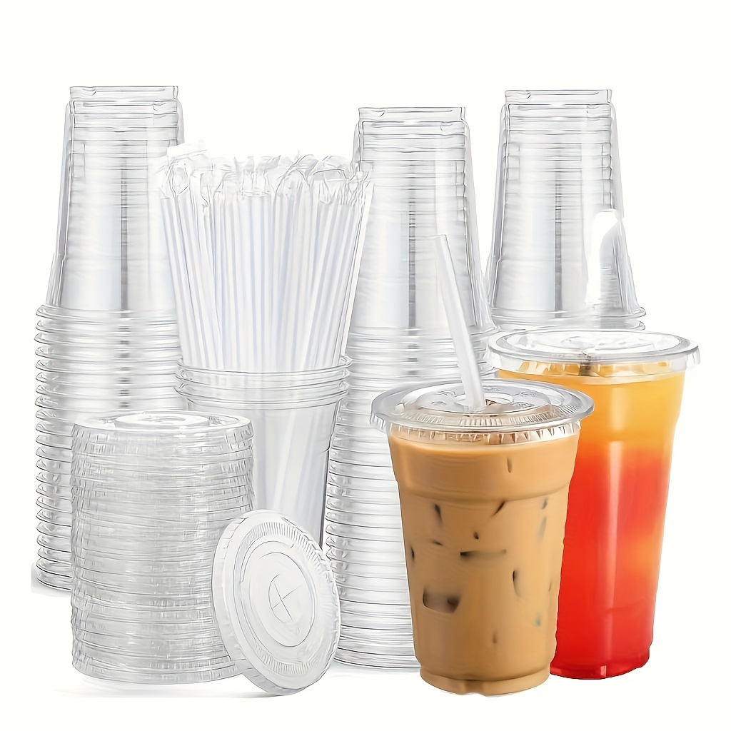 透明なプラスチック製のカップ。平らな蓋とストロー付きで、繰り - Camping のレビューと価格